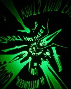 Scream Ghost Face Farbwechsel Projektor -Spuk Dekor Geschaft scream projektor mit ghost face motiven in rot gruen blau scream dekoration scream fanartikel halloween beleuchtung halloween dekoration 53973 3